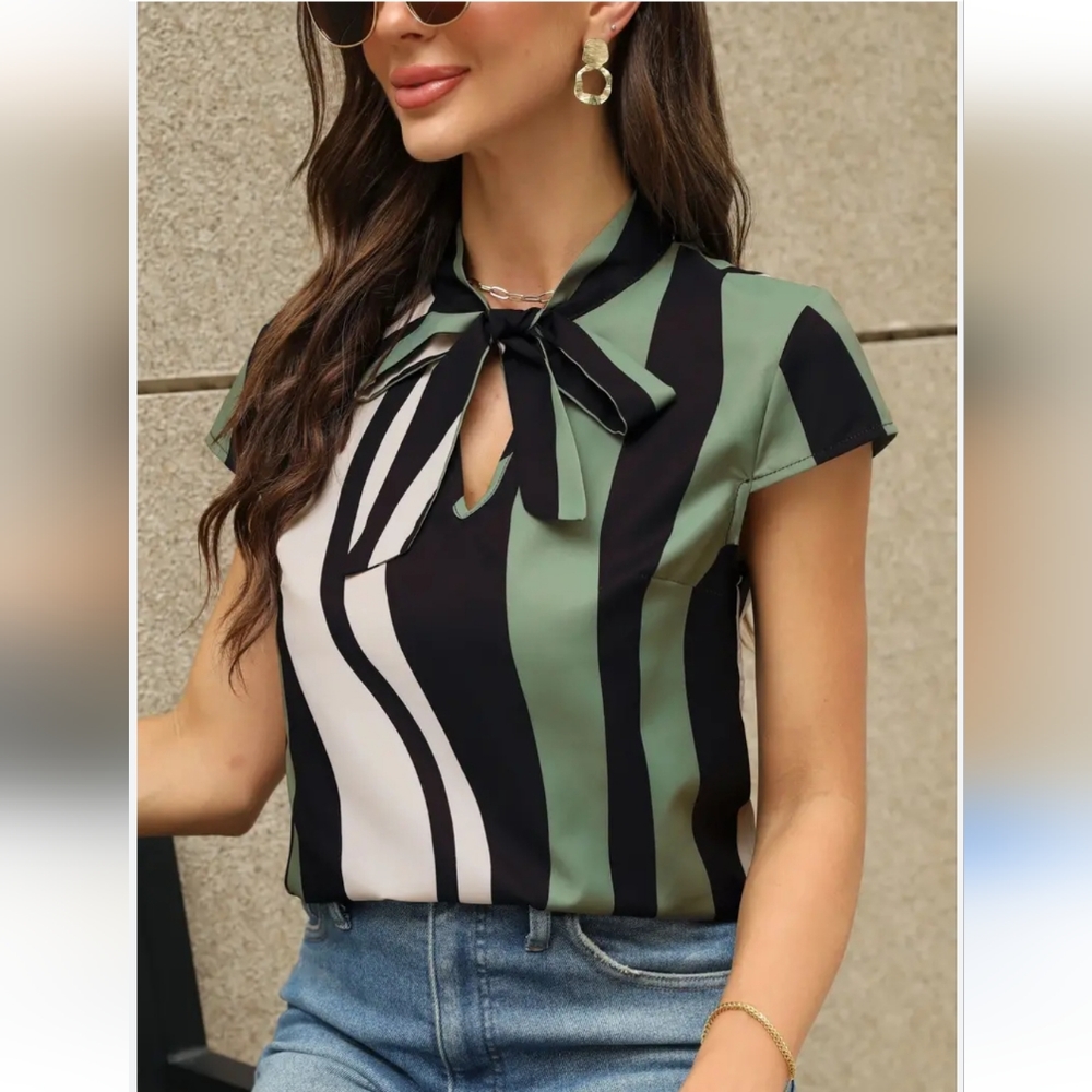 NWOT Striped Green Black White Cap Sleeve Casual Front Tie Blouse Women M